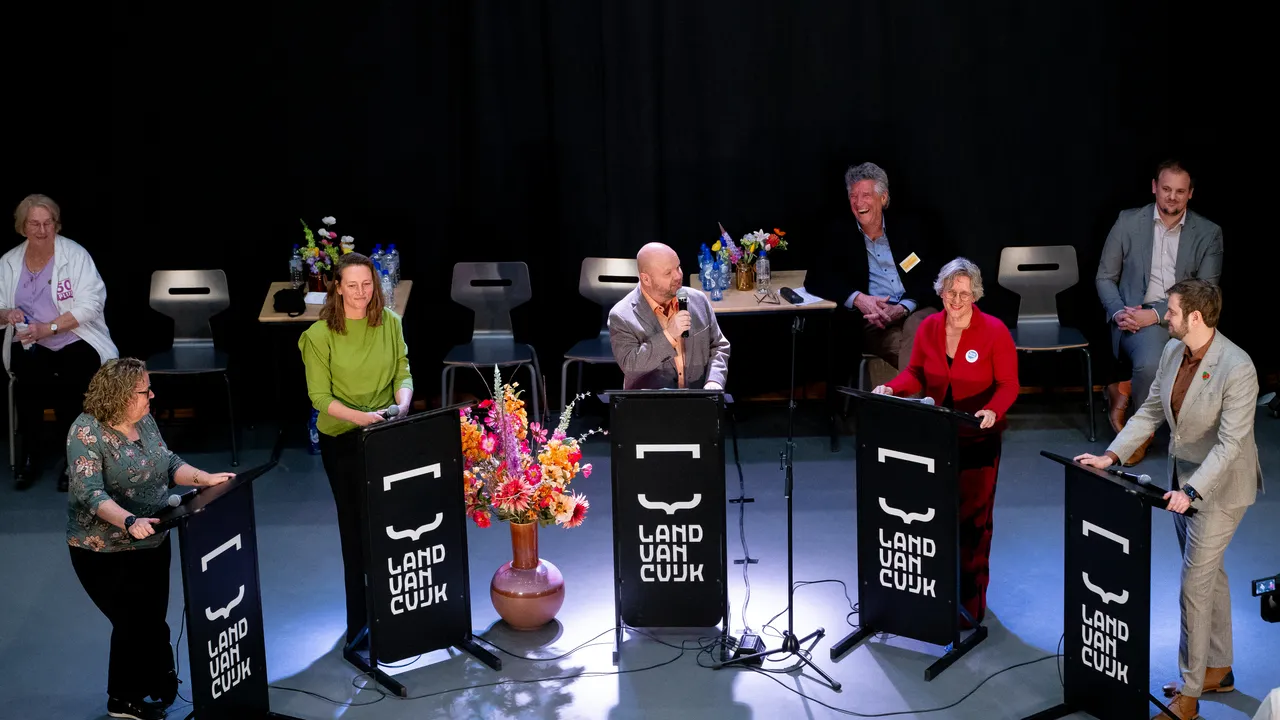 Debat Omroep Land van Cuijk 2026, V.l.n.r.: Bregje van Lieshout (SP), Bouke van Vught (CDA), Patrick Huisman, Helma Pluk (Team Lokaal) en Mike van Diemen (GL-PvdA).